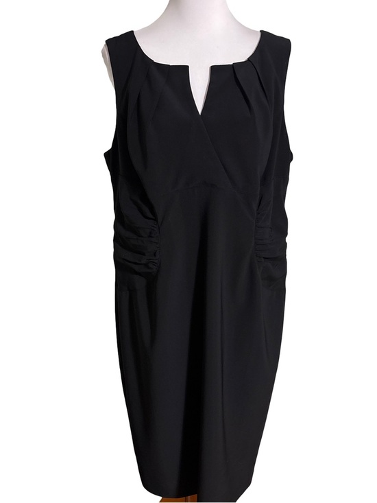 Adrianna Papell Dresses & Skirts - Adrianna Papell Elegant Black Sleeveless Notch-Neck Midi Dress